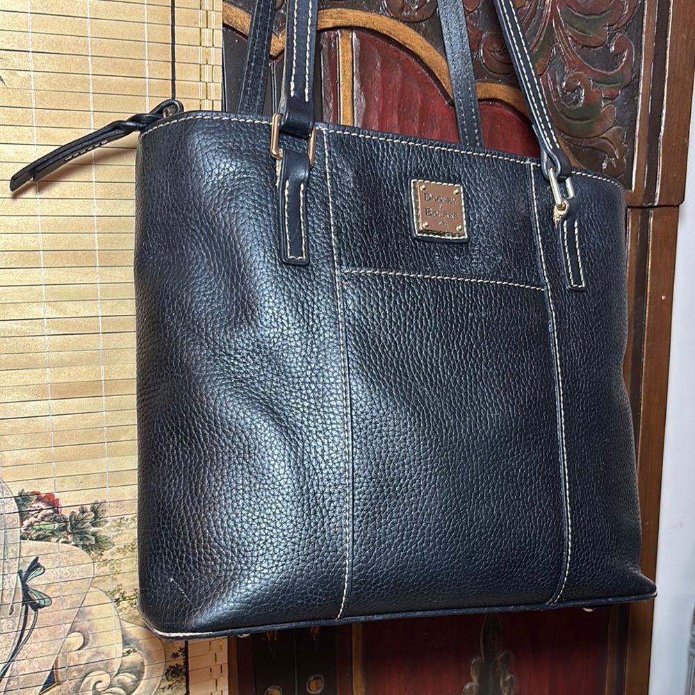 Dooney & Bourke Black Tote Structured Design Pebbled Leather 12”Lx10”Hx3.75”W - Picture 16 of 17